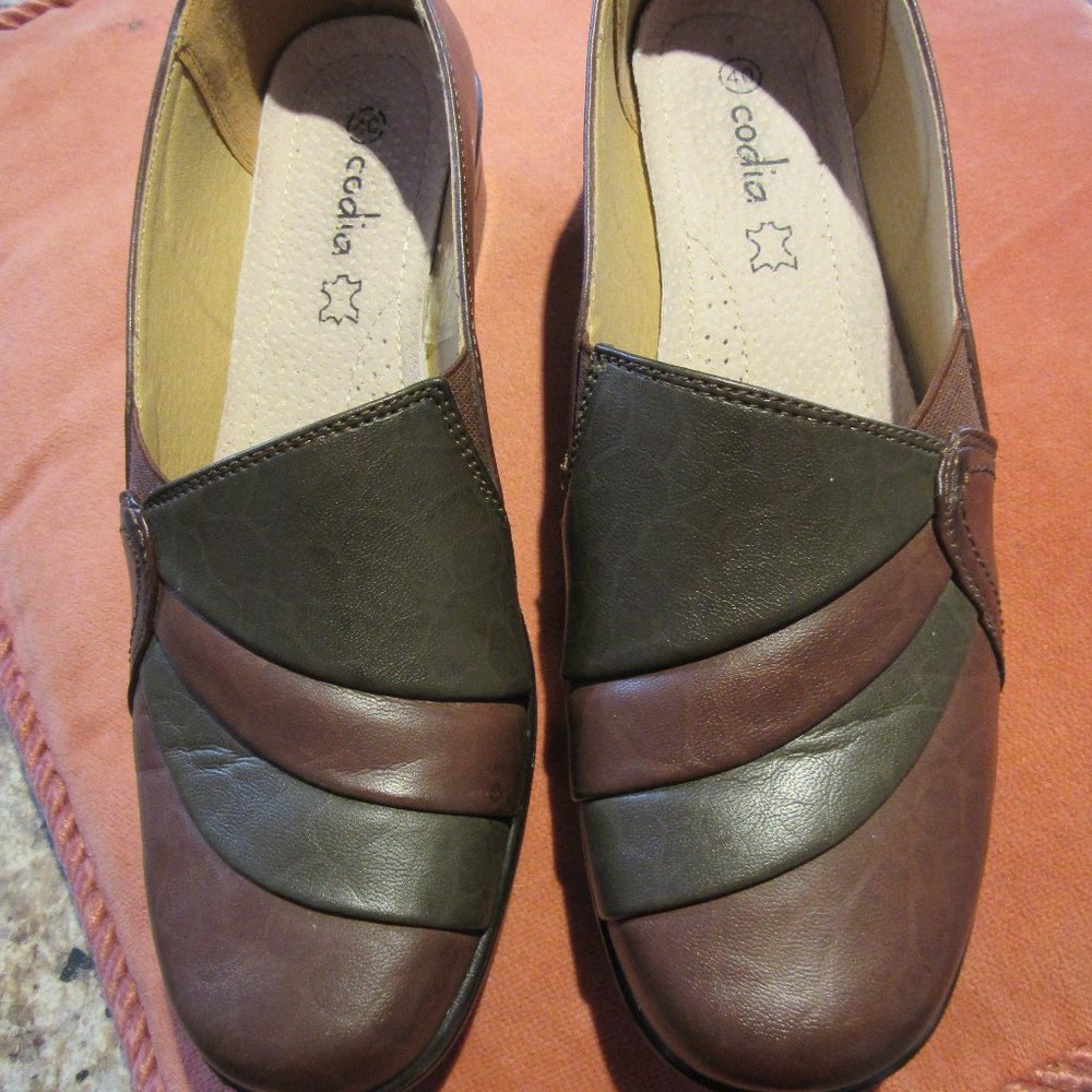 WOMEN'S "CODIA" LEATHER SHOES SIZE 8.5 MED.